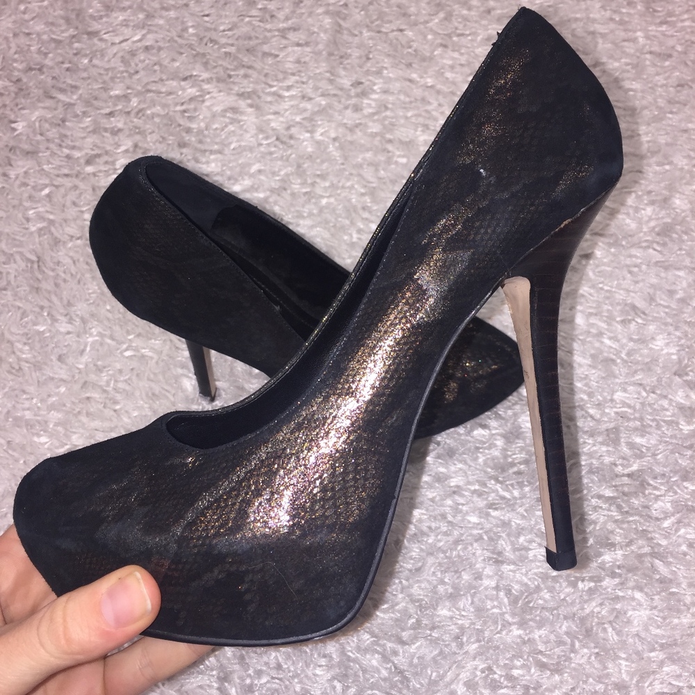🔥Steve Madden bronze/silver/black metallic Snakeskin Platform Pumps